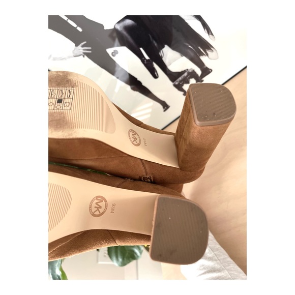 $129 MICHAEL KORS FRENCHIE PLATFORM BOOTS - Picture 3 of 6